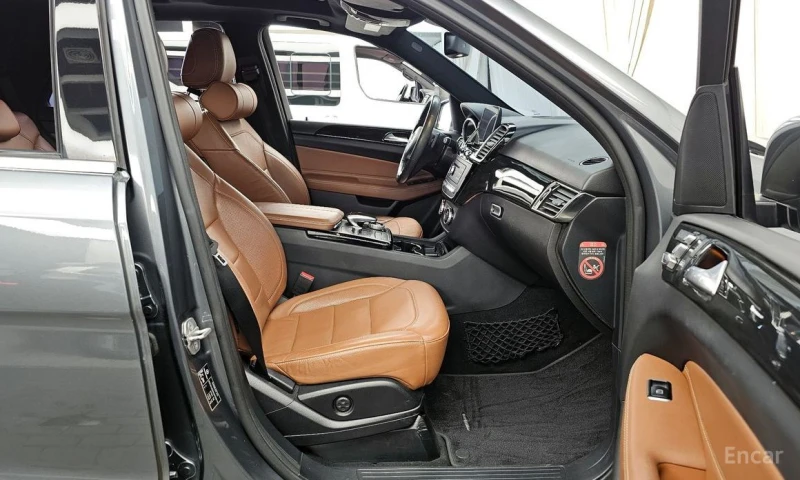 Mercedes-Benz GLE 350, снимка 11 - Автомобили и джипове - 53412856