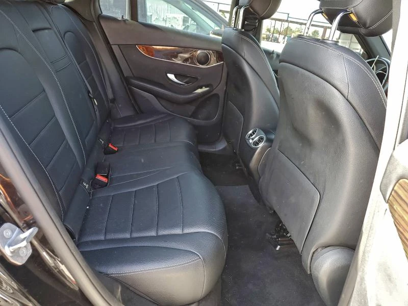 Mercedes-Benz GLC 300 AMG* PACK* ДИГИТАЛНО* ТАБЛО* 360КАМЕРА* LANE* ASSI, снимка 11 - Автомобили и джипове - 53188375