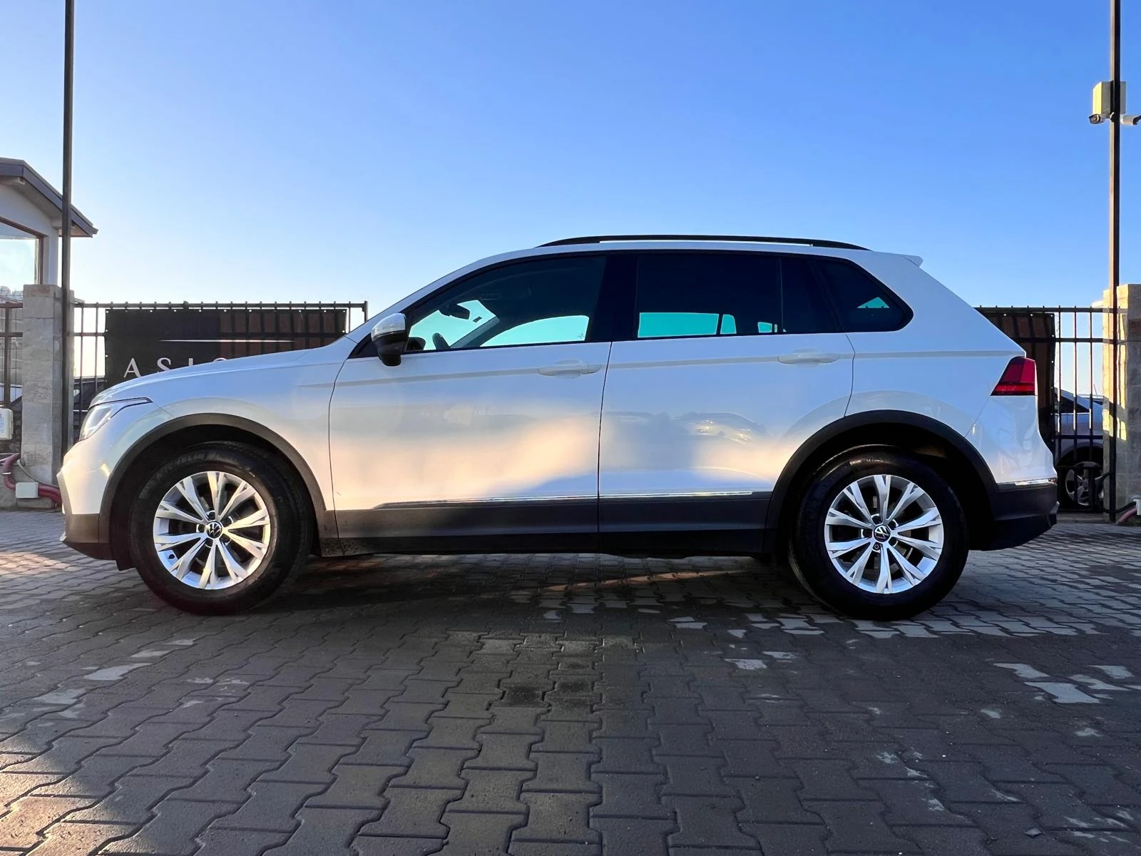 VW Tiguan 2.0D EURO 6D - изображение 2