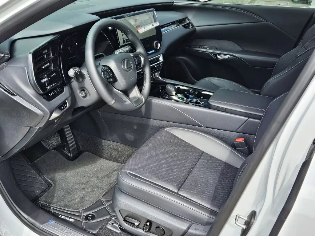 Lexus RX 450h plus 2.5PHEV/309HP/F-SPORT/PANO/360/HUD/DIGI/LED/645g - изображение 3