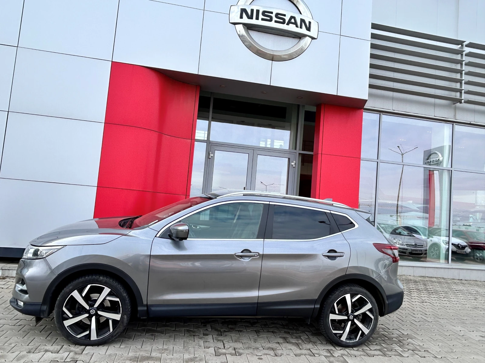 Nissan Qashqai 1.3 DIG-T Tekna Plus A/T - изображение 2