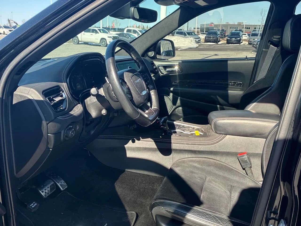 Dodge Durango * SRT 392 * PANO* KEYLESS* ПОДГРЕВ* NAVI* , снимка 11 - Автомобили и джипове - 54001785