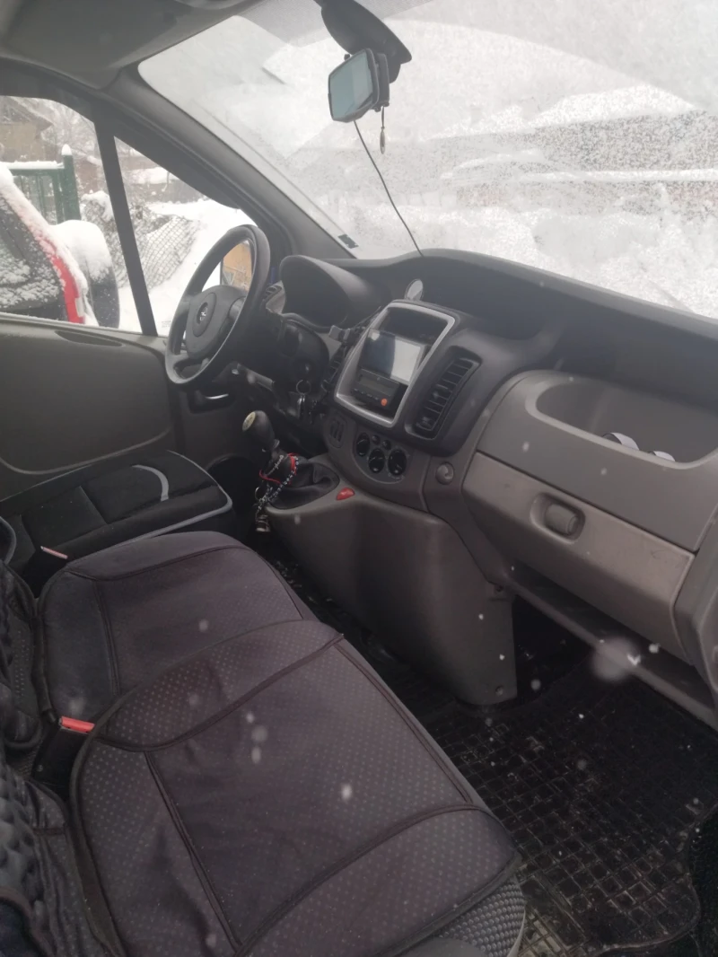 Opel Vivaro Пътнически, снимка 5 - Бусове и автобуси - 48650358