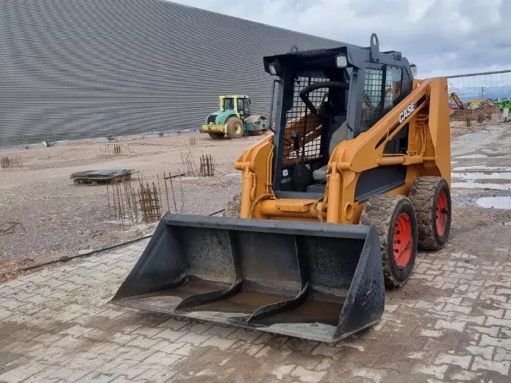 Мини челни товарачи Друга Case 430