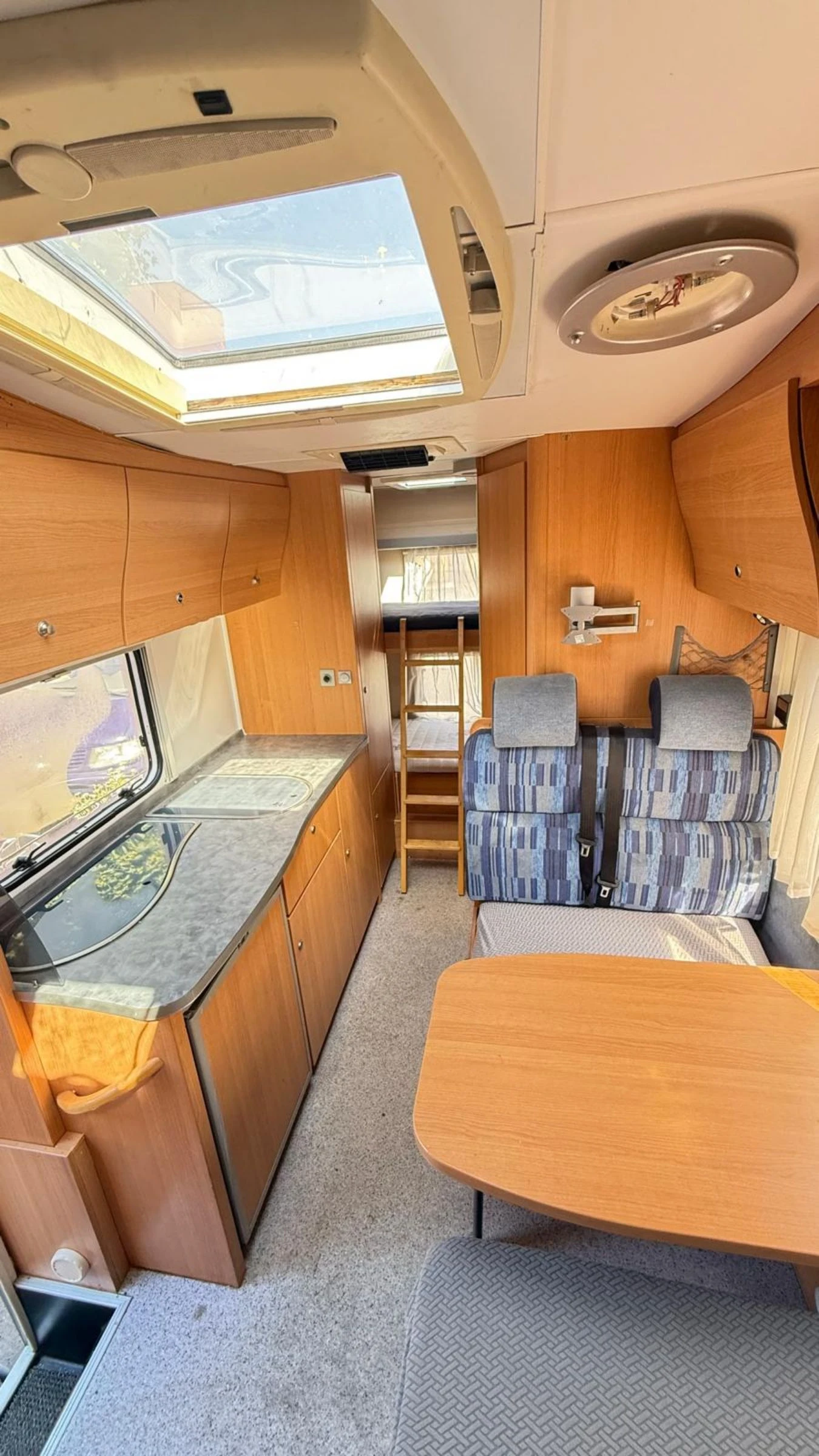 Кемпер Fiat KNAUS TABBERT SPORT.КЛИМАТИК.НА 67- ХИЛ. КМ., снимка 4 - Каравани и кемпери - 55188464