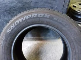 Гуми Зимни 215/65R16, снимка 6