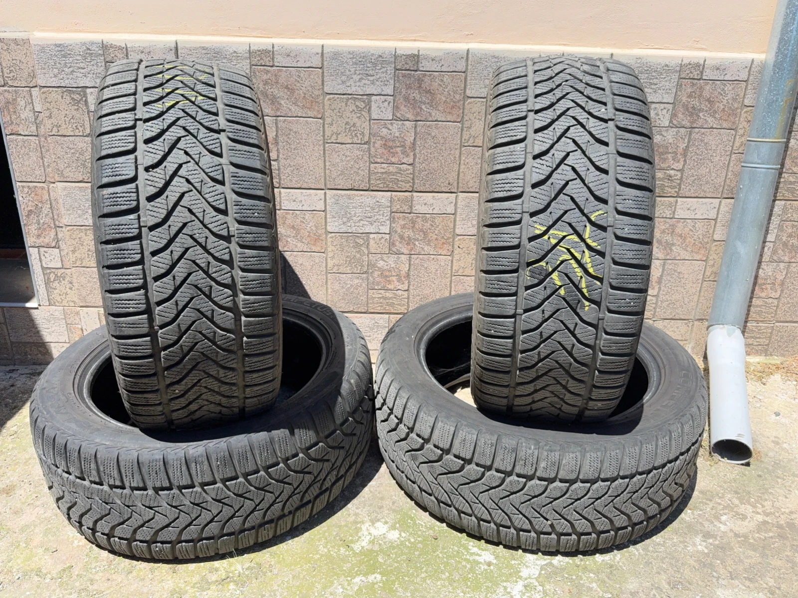 Гуми Зимни 225/50R18