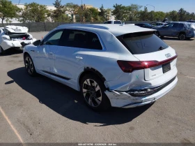 Audi E-Tron Premium Plus quattro, снимка 3