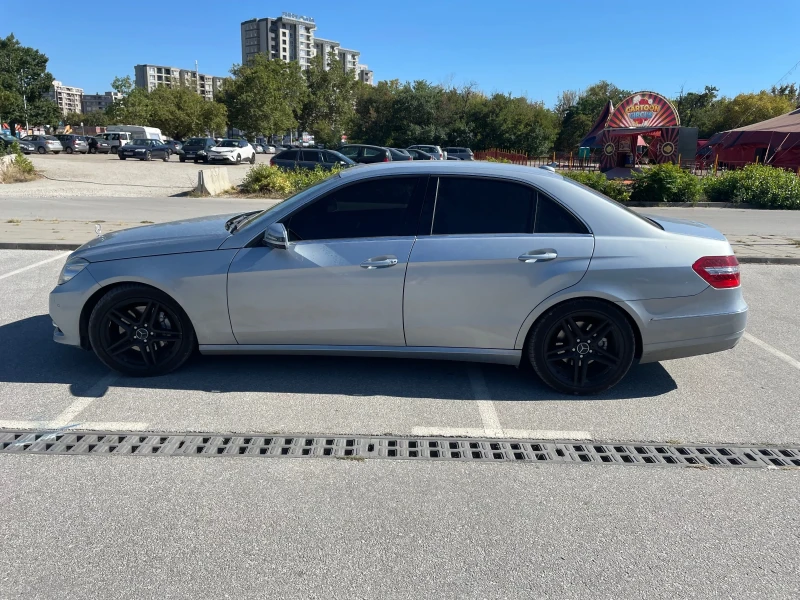 Mercedes-Benz E 300, снимка 4 - Автомобили и джипове - 52727827