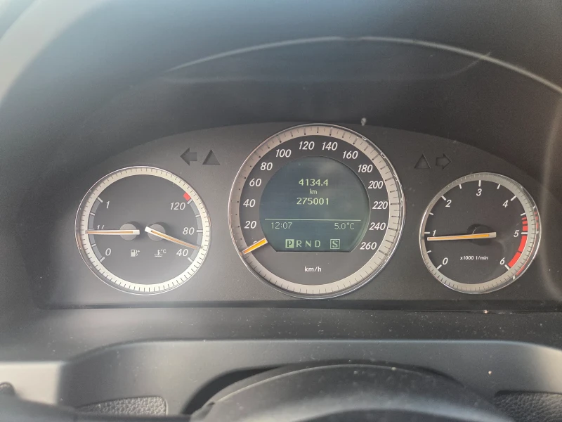 Mercedes-Benz C 220, снимка 8 - Автомобили и джипове - 52874157
