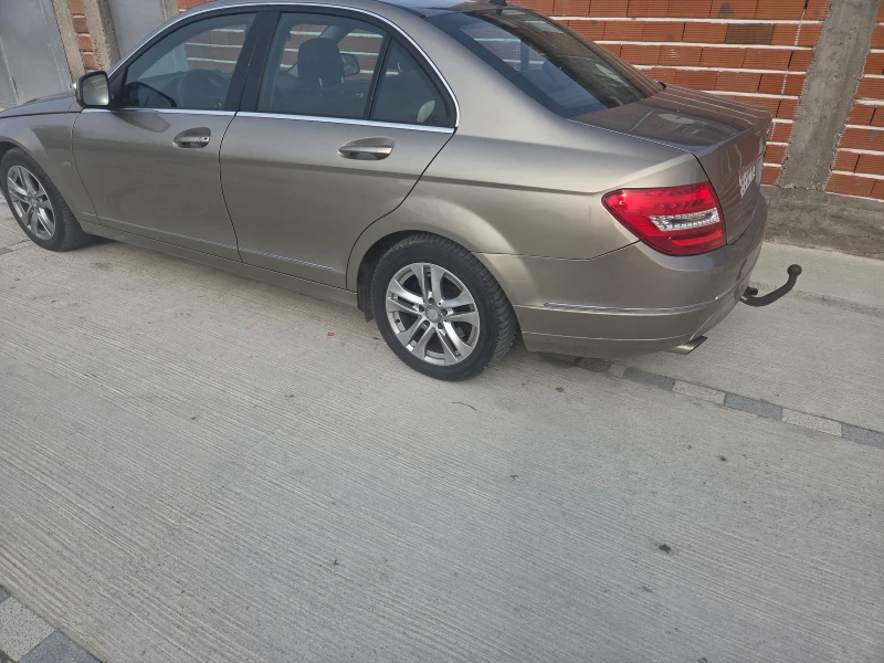 Mercedes-Benz C 220, снимка 4 - Автомобили и джипове - 52874157