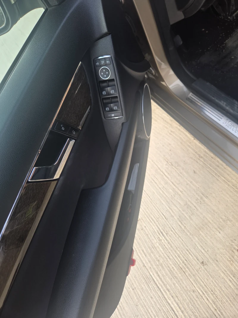 Mercedes-Benz C 220, снимка 9 - Автомобили и джипове - 52874157