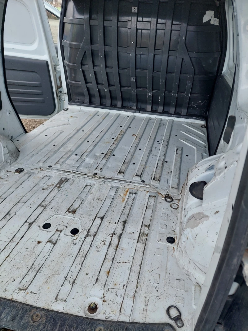 Dacia Logan 1.5, снимка 12 - Автомобили и джипове - 53021849