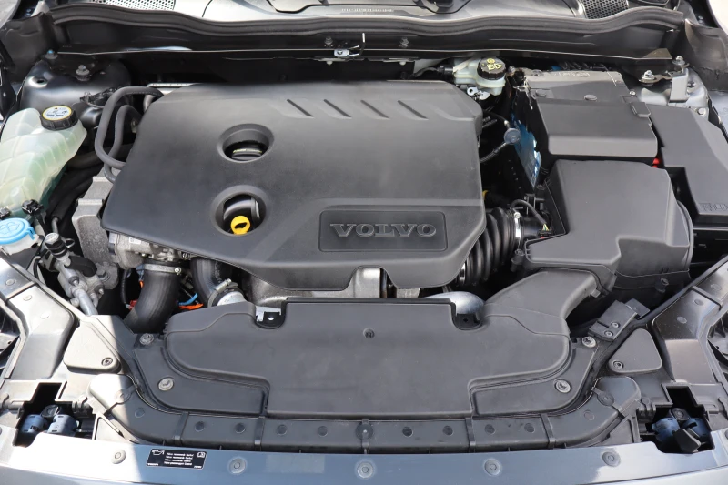 Volvo V40 1.6D* TOP* D2, снимка 17 - Автомобили и джипове - 53522362
