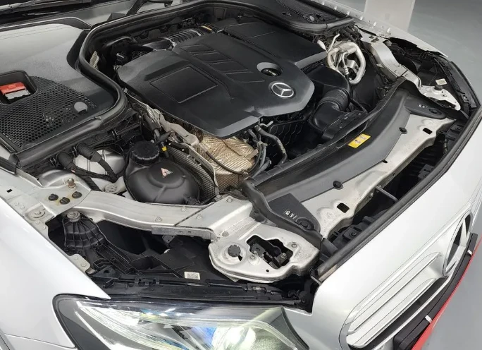 Mercedes-Benz E 220 4Matic Avantgarde - изображение 6