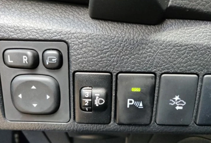 Toyota Auris, снимка 5 - Автомобили и джипове - 54115809