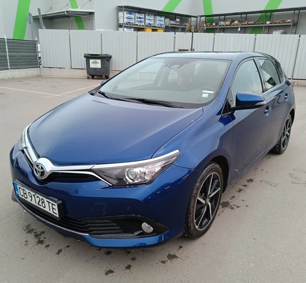 Toyota Auris, снимка 2 - Автомобили и джипове - 54115809