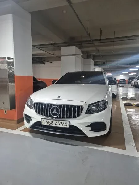 Mercedes-Benz E 200