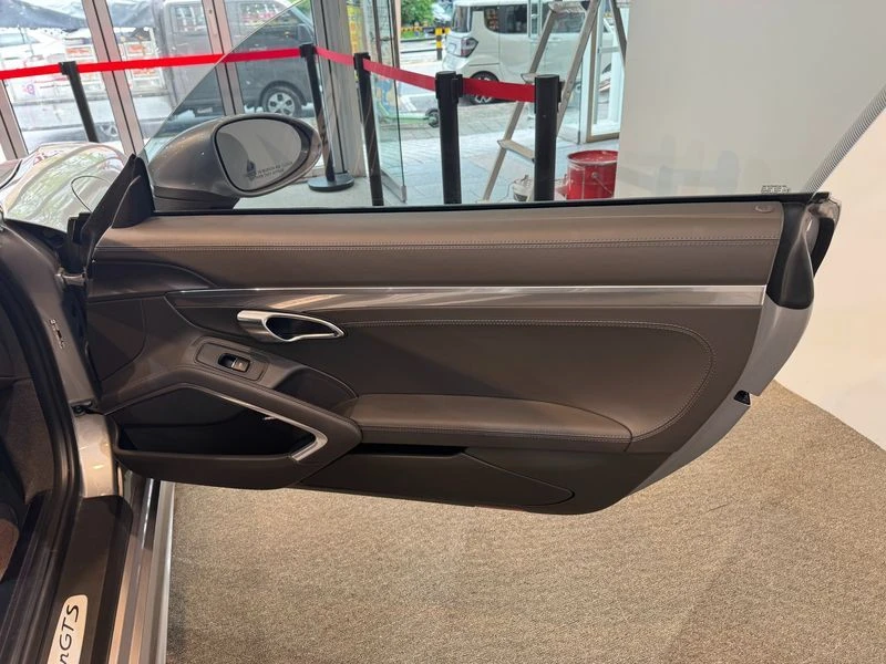 Porsche Cayman 2.5 GTS| 365к.с.| ВКЛ.ТЕХНОТЕСТ, снимка 13 - Автомобили и джипове - 55102378