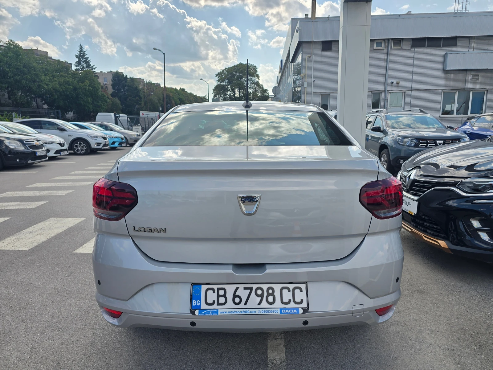 Dacia Logan 1.0 Tce LPG - изображение 4