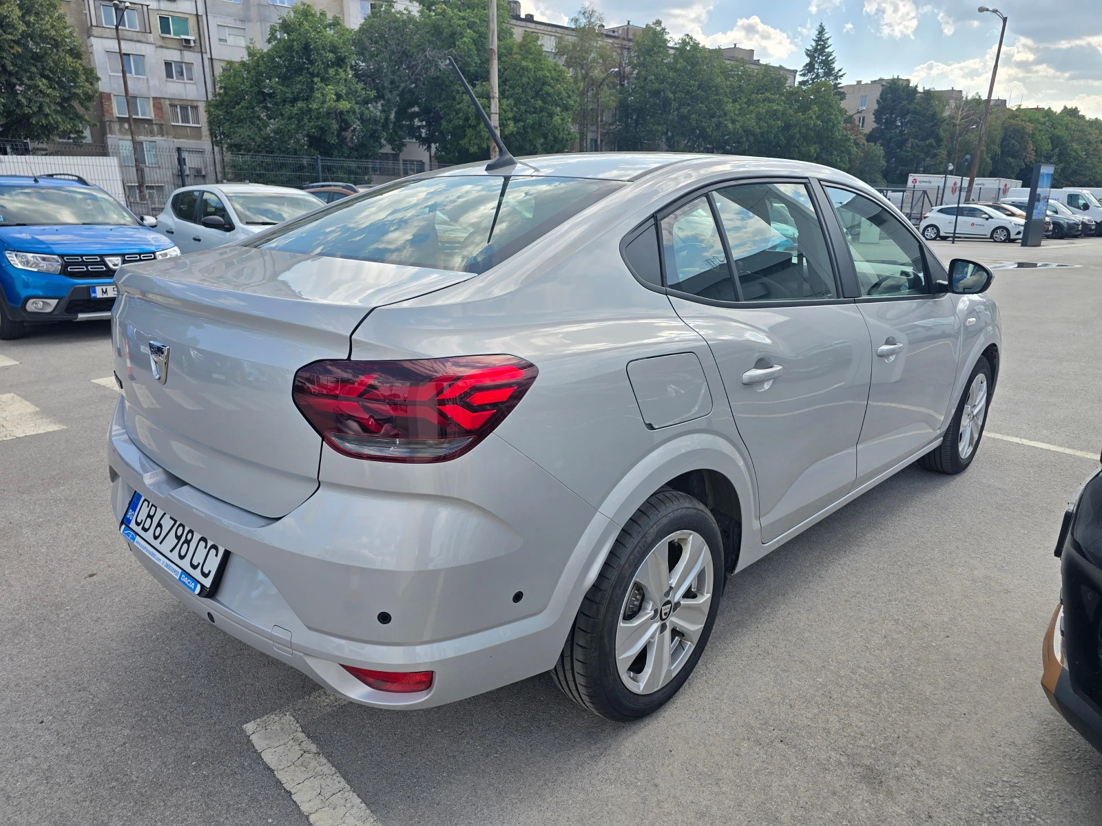 Dacia Logan 1.0 Tce LPG - изображение 5