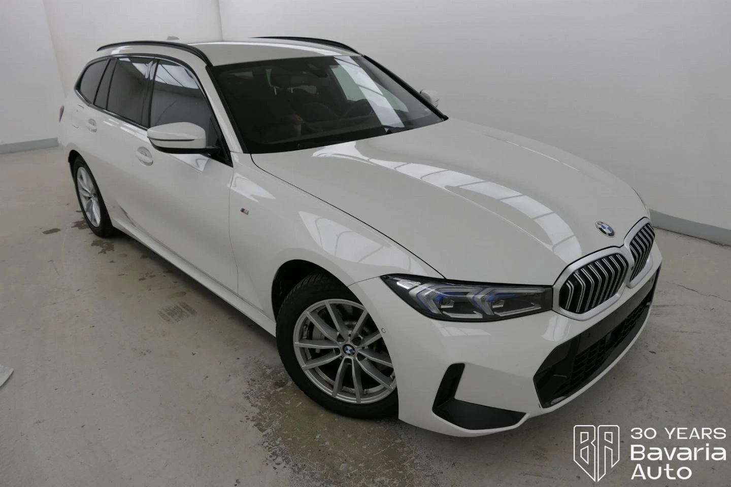BMW 330 d xDrive Touring M Sport Paket - изображение 4
