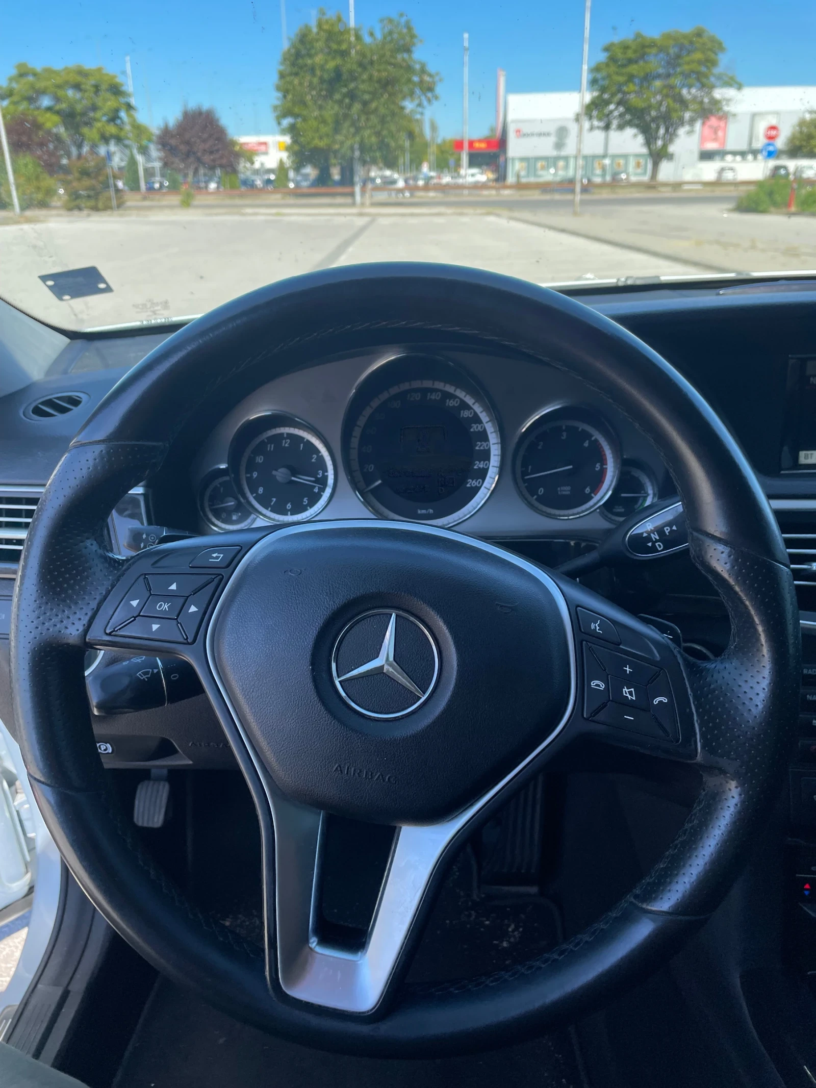 Mercedes-Benz E 300  - изображение 7