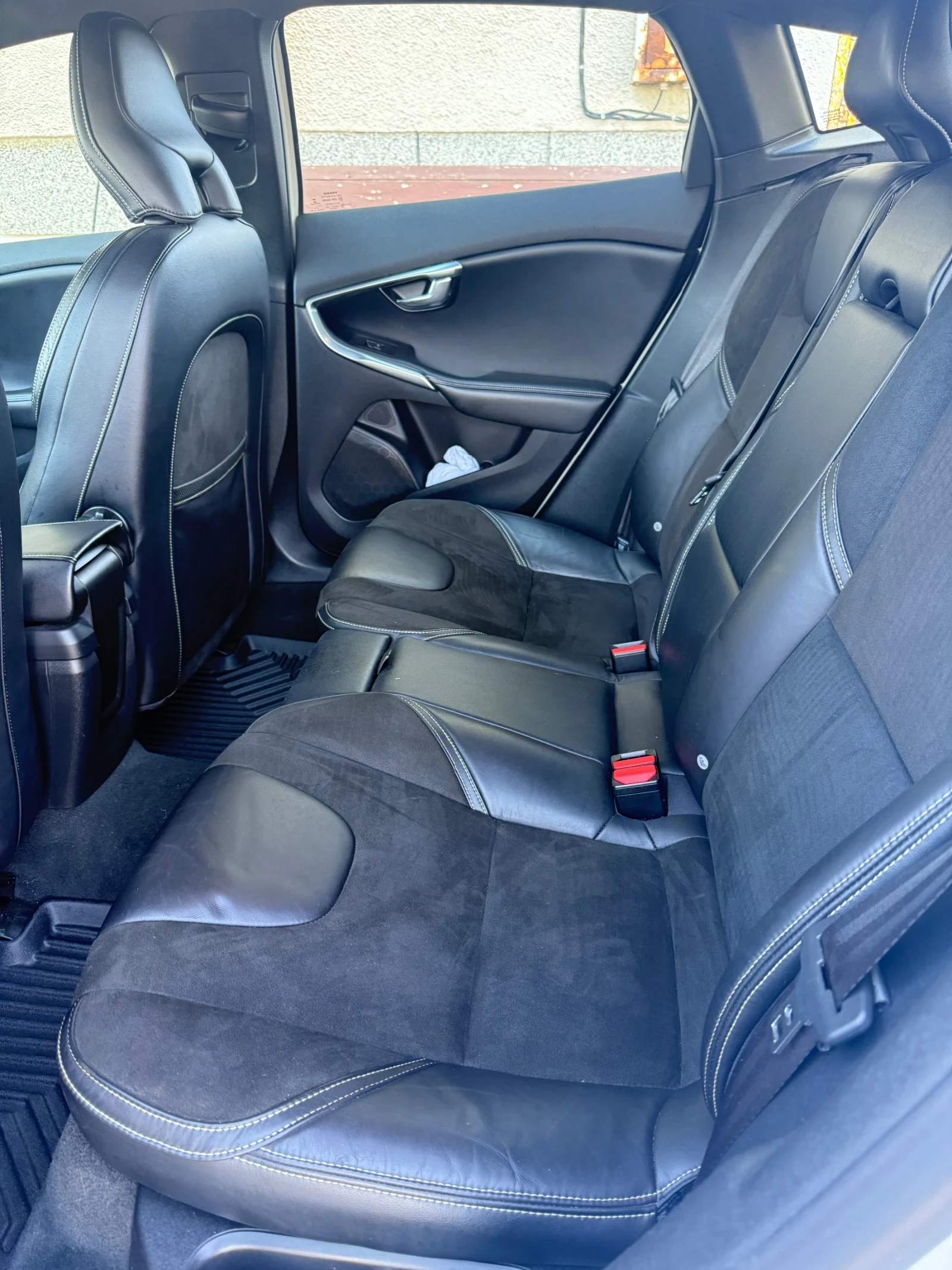 Volvo V40 R - design | Mobile.bg � ����������� 13