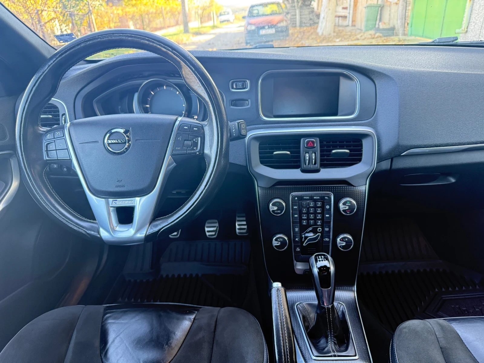 Volvo V40 R - design | Mobile.bg � ����������� 14