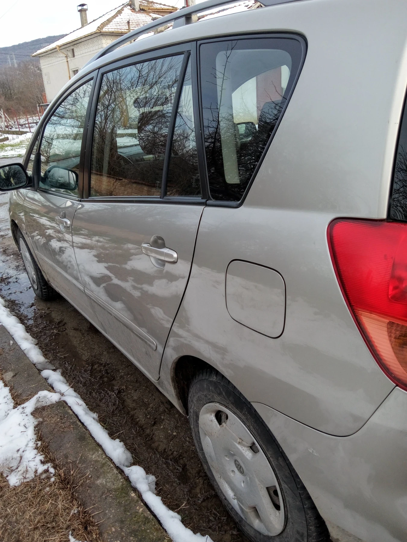 Toyota Corolla verso | Mobile.bg � ����������� 3