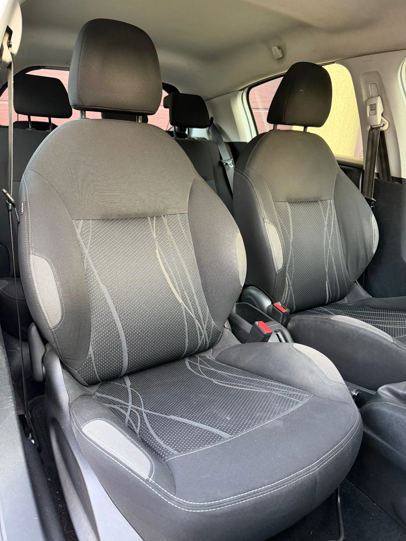 Peugeot 208 1.4d-68ps-206хил.км, снимка 9 - Автомобили и джипове - 53863648