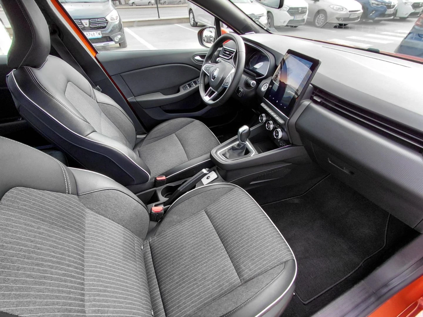 Renault Clio 1.6 E-Tech Full Hybrid 145k.c.l, снимка 10 - Автомобили и джипове - 53994987