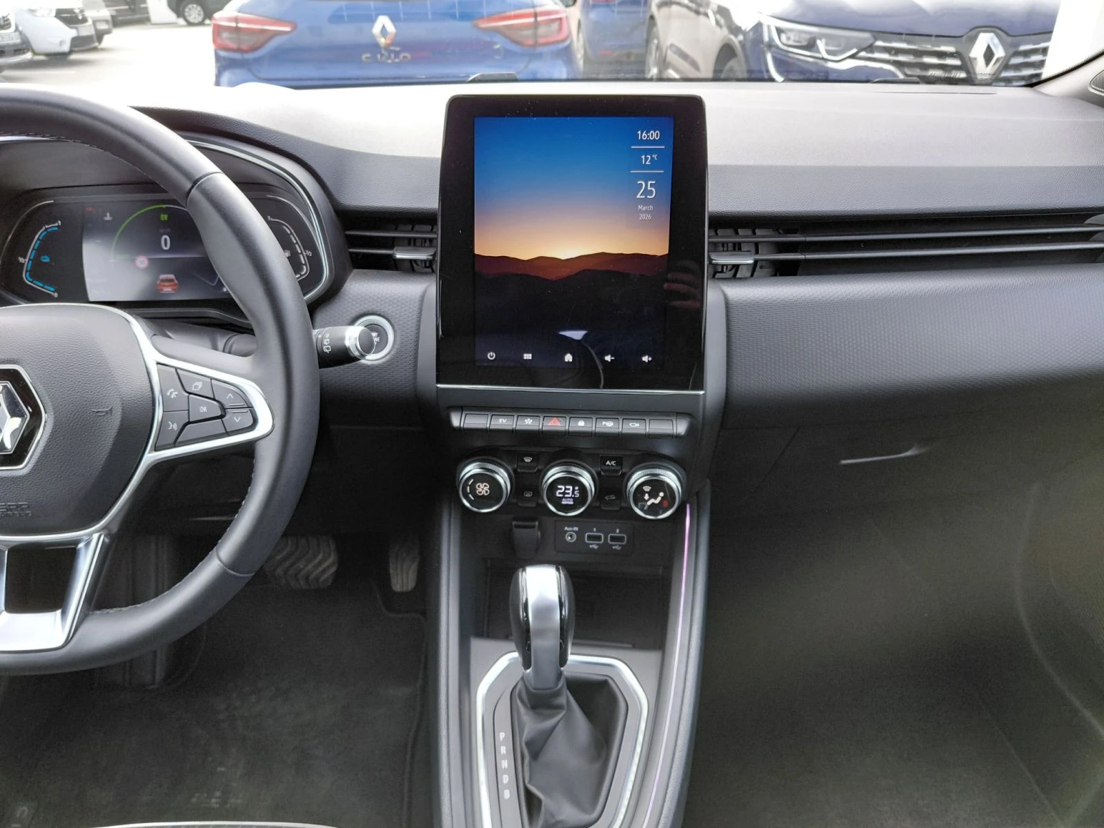 Renault Clio 1.6 E-Tech Full Hybrid 145k.c.l, снимка 16 - Автомобили и джипове - 53994987