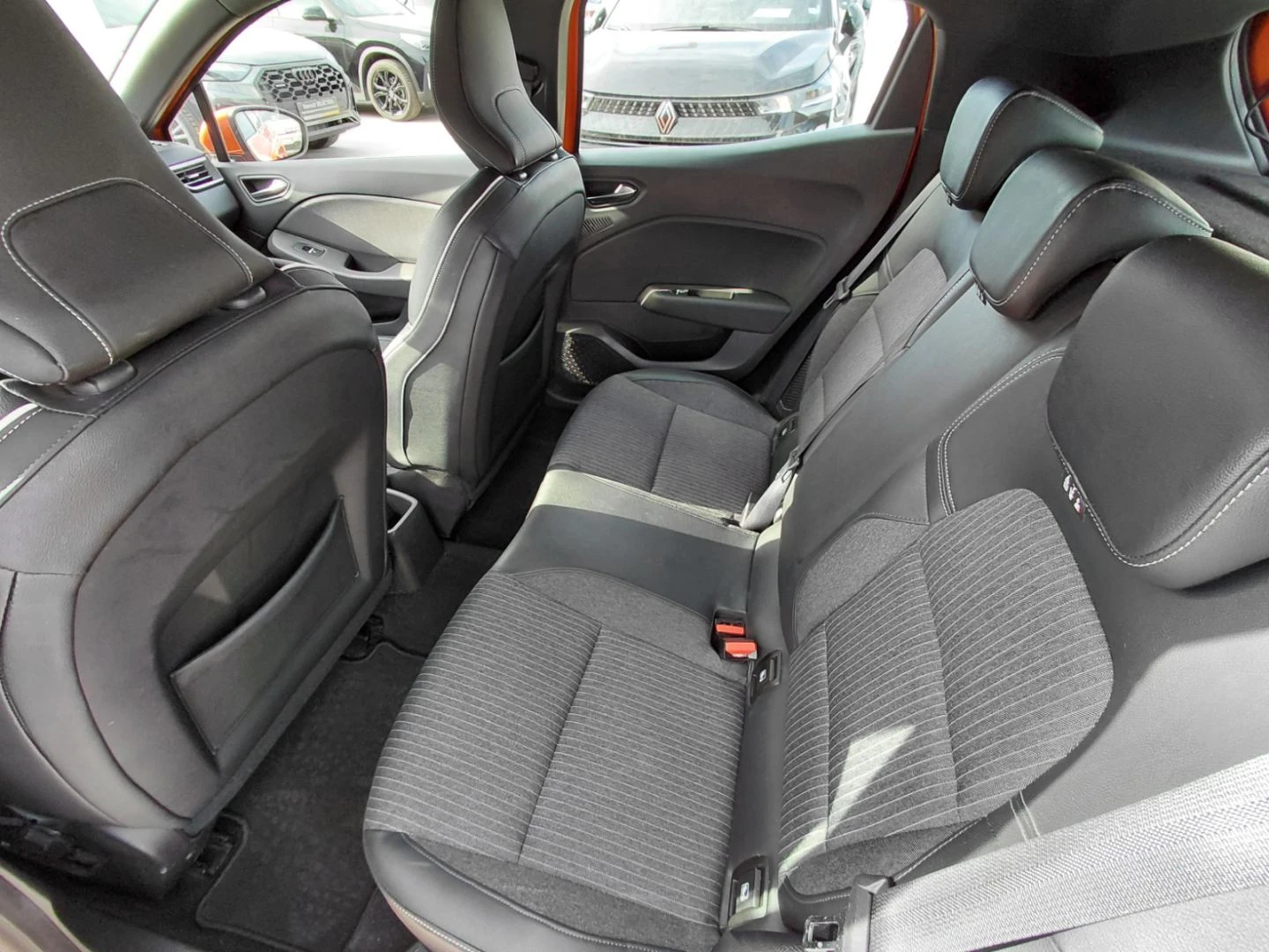 Renault Clio 1.6 E-Tech Full Hybrid 145k.c.l, снимка 12 - Автомобили и джипове - 53994987