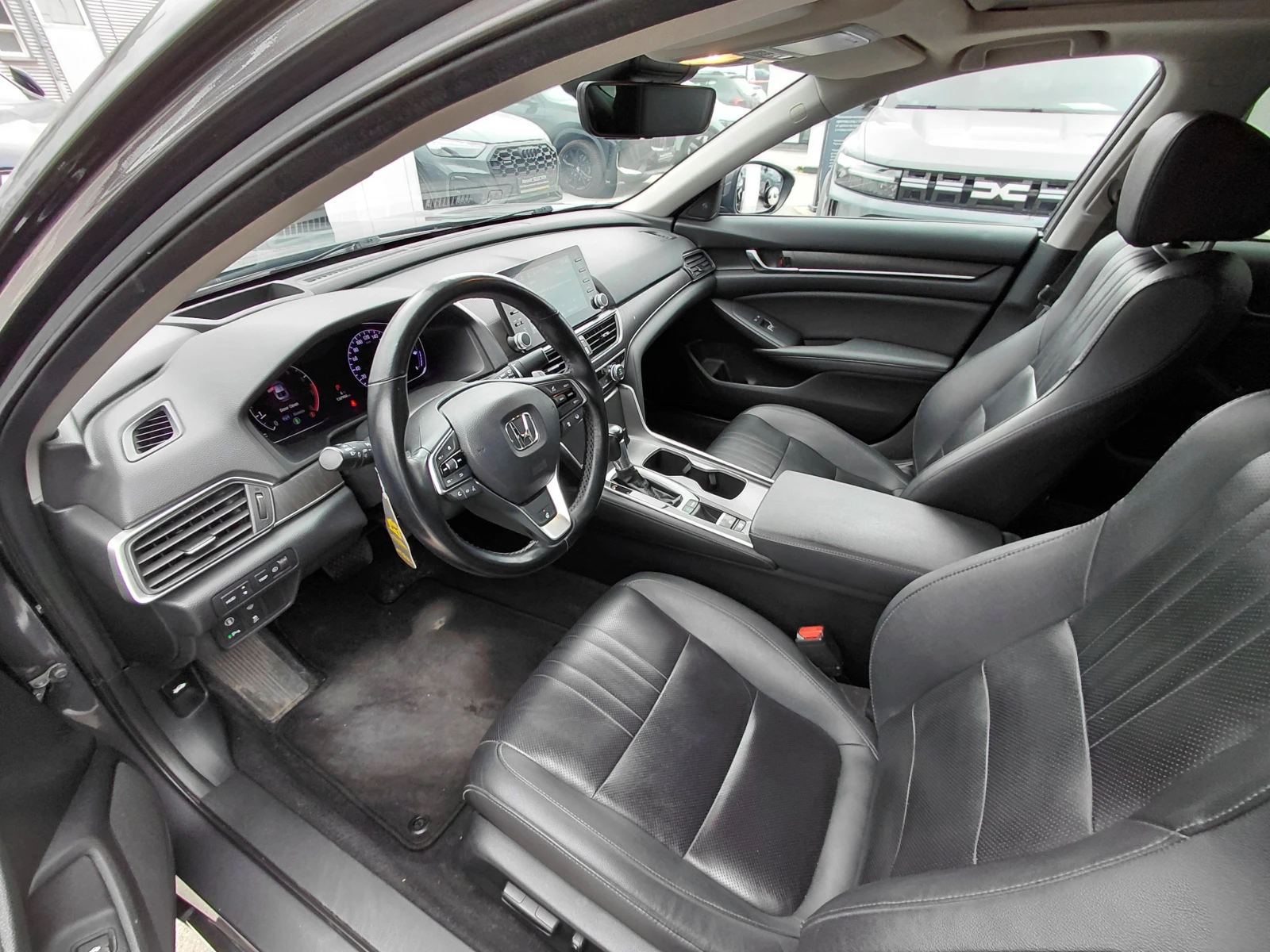 Honda Accord 1.5 VVT-i/194к.с, снимка 15 - Автомобили и джипове - 54049779