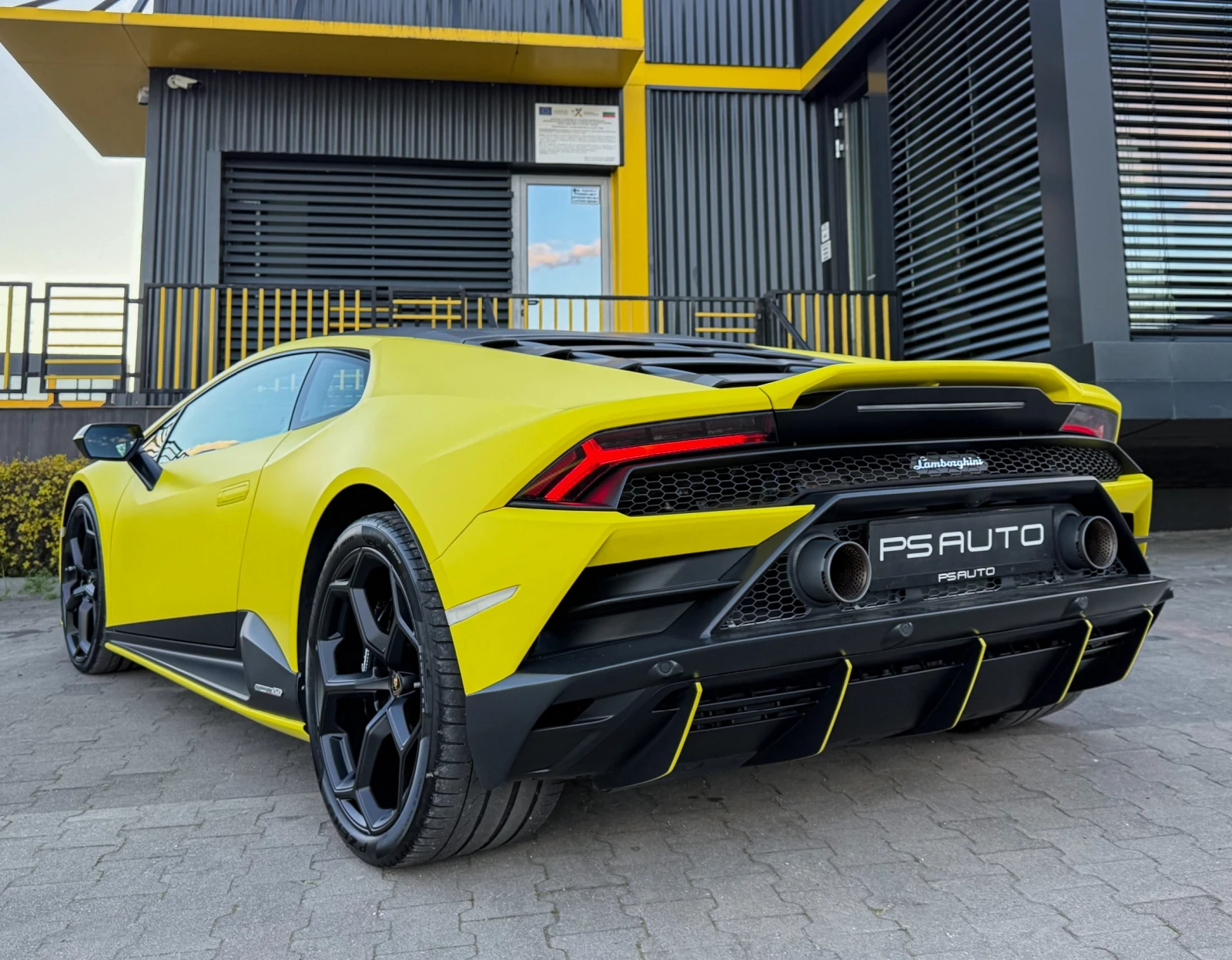 Lamborghini Huracan EVO Fluo Capsule Giallo Clarus, снимка 6 - Автомобили и джипове - 54156496