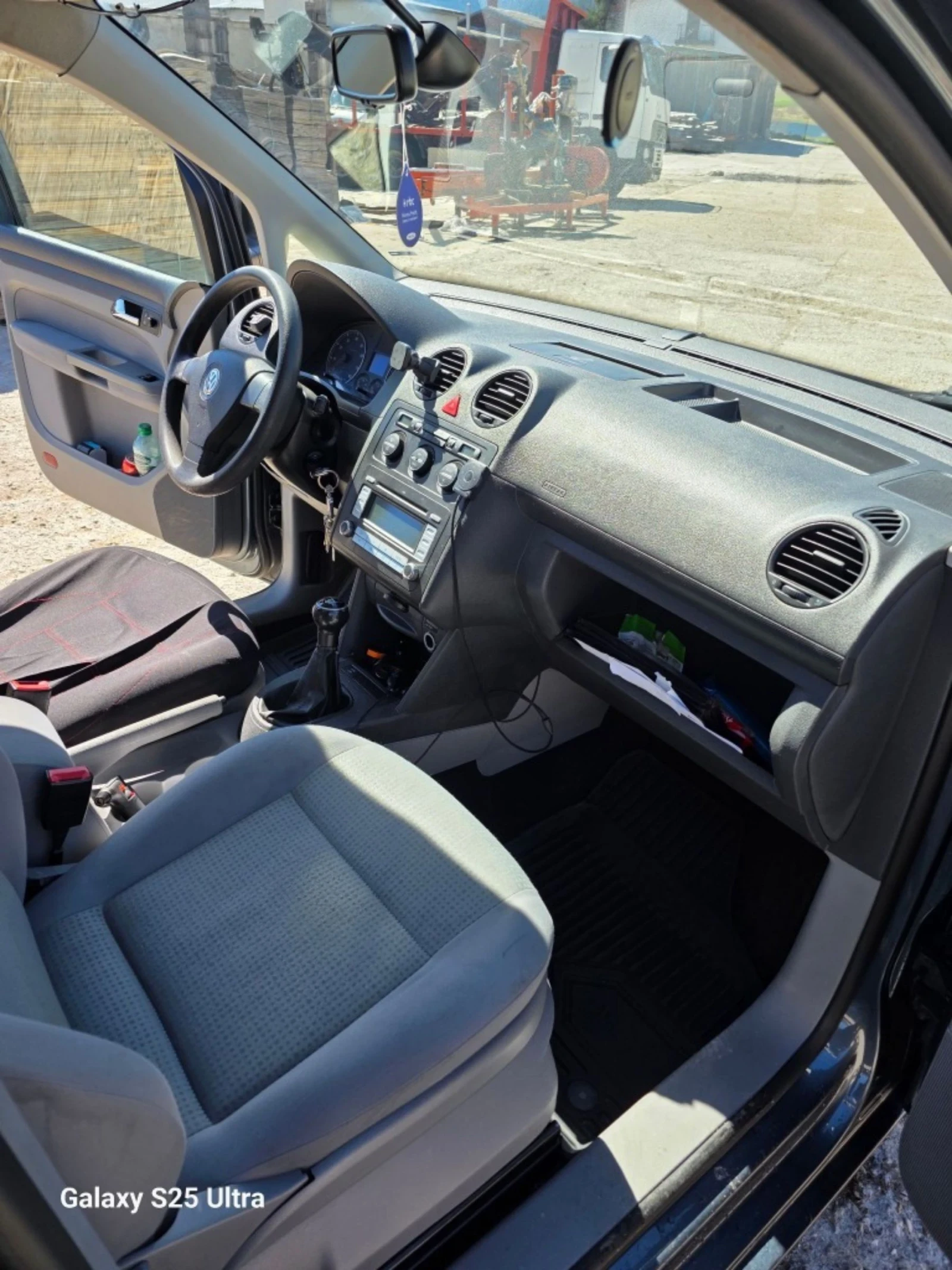 VW Caddy, снимка 5 - Автомобили и джипове - 55405758