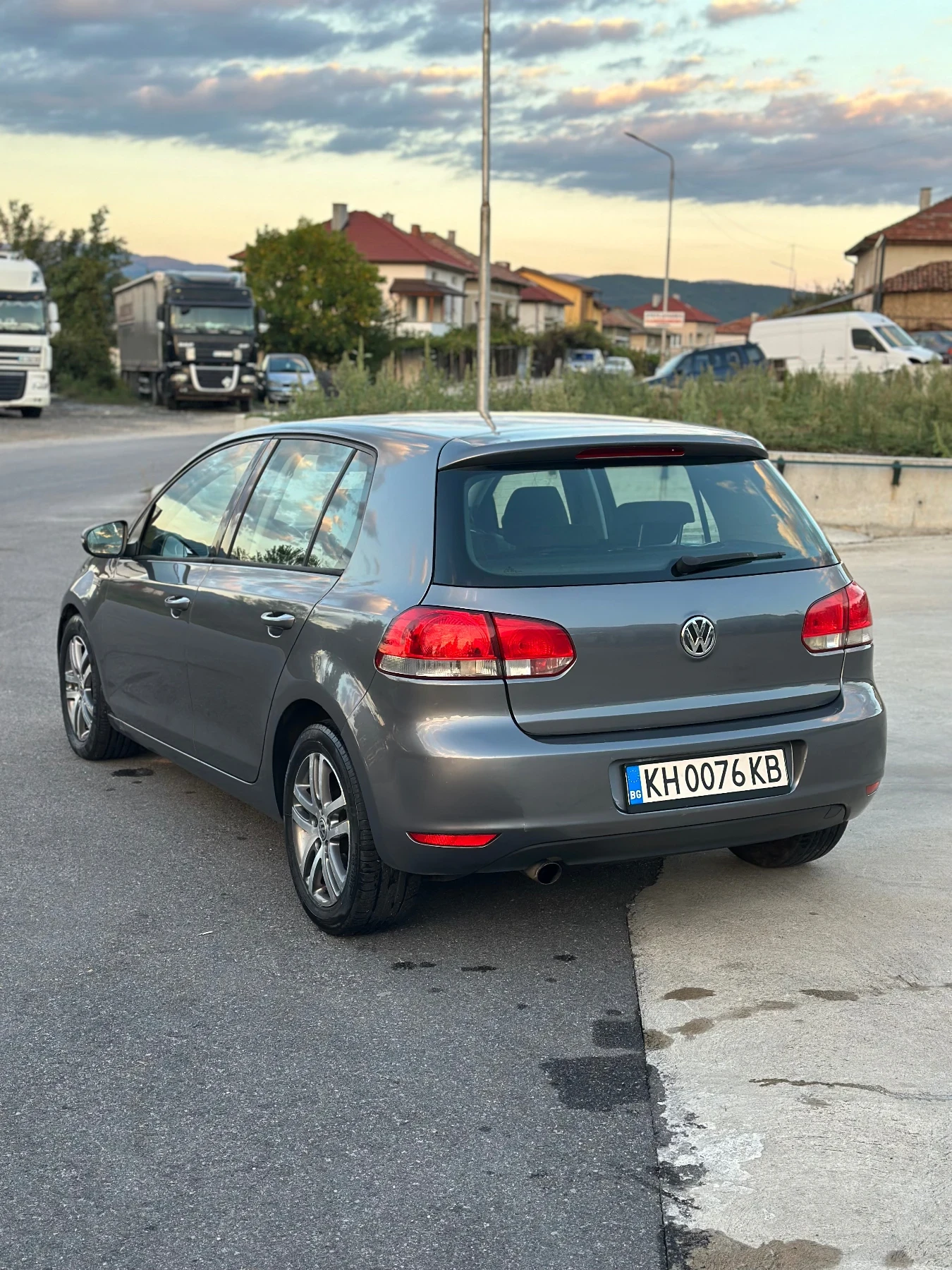 VW Golf, снимка 3 - Автомобили и джипове - 56121091
