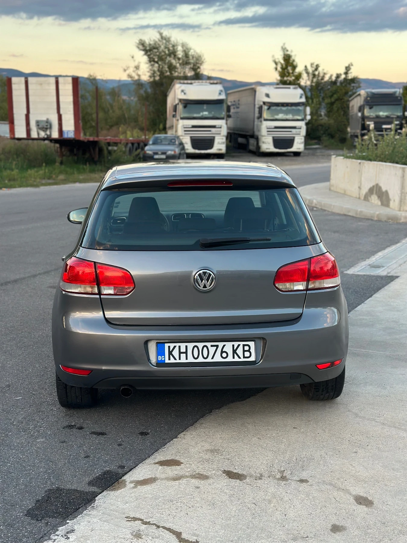VW Golf, снимка 4 - Автомобили и джипове - 56121091