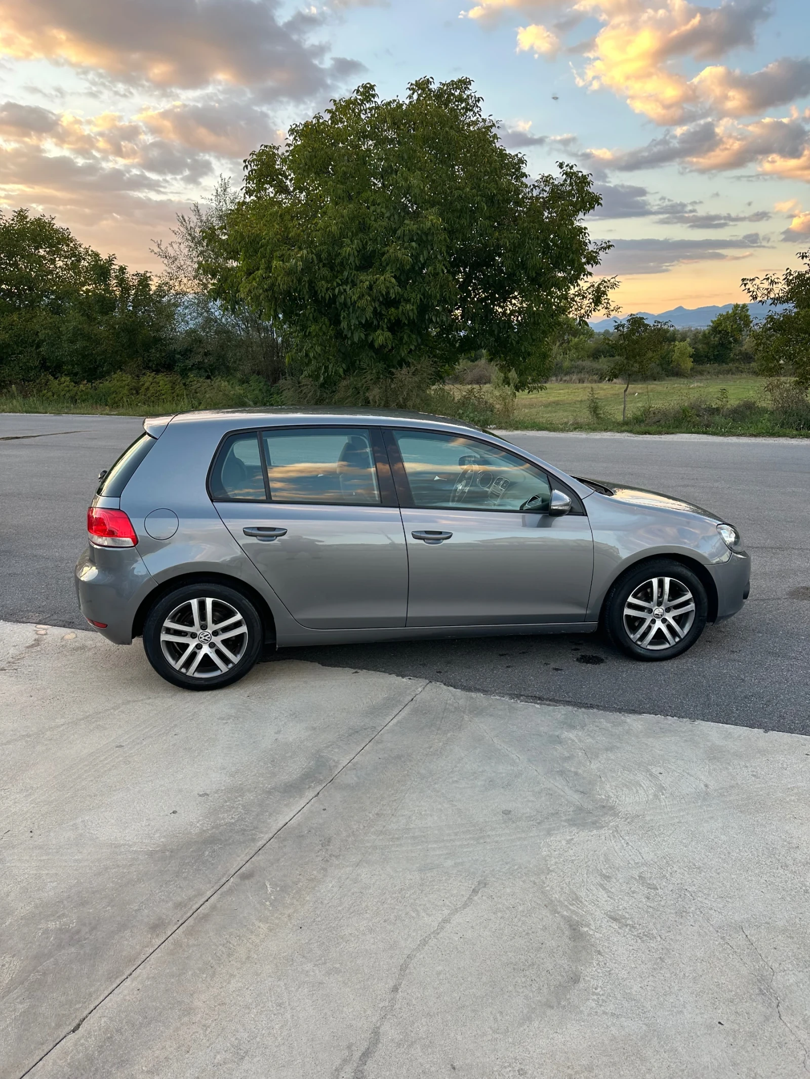 VW Golf, снимка 6 - Автомобили и джипове - 56121091