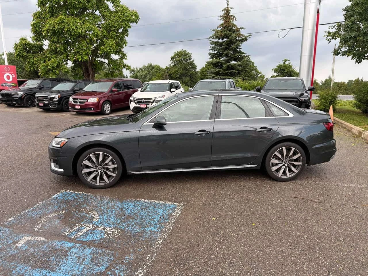 Audi A4 * Komfort * CARFAX * БЕЗ ПЪРВОНАЧАЛНА ВНОСКА, снимка 2 - Автомобили и джипове - 56168771