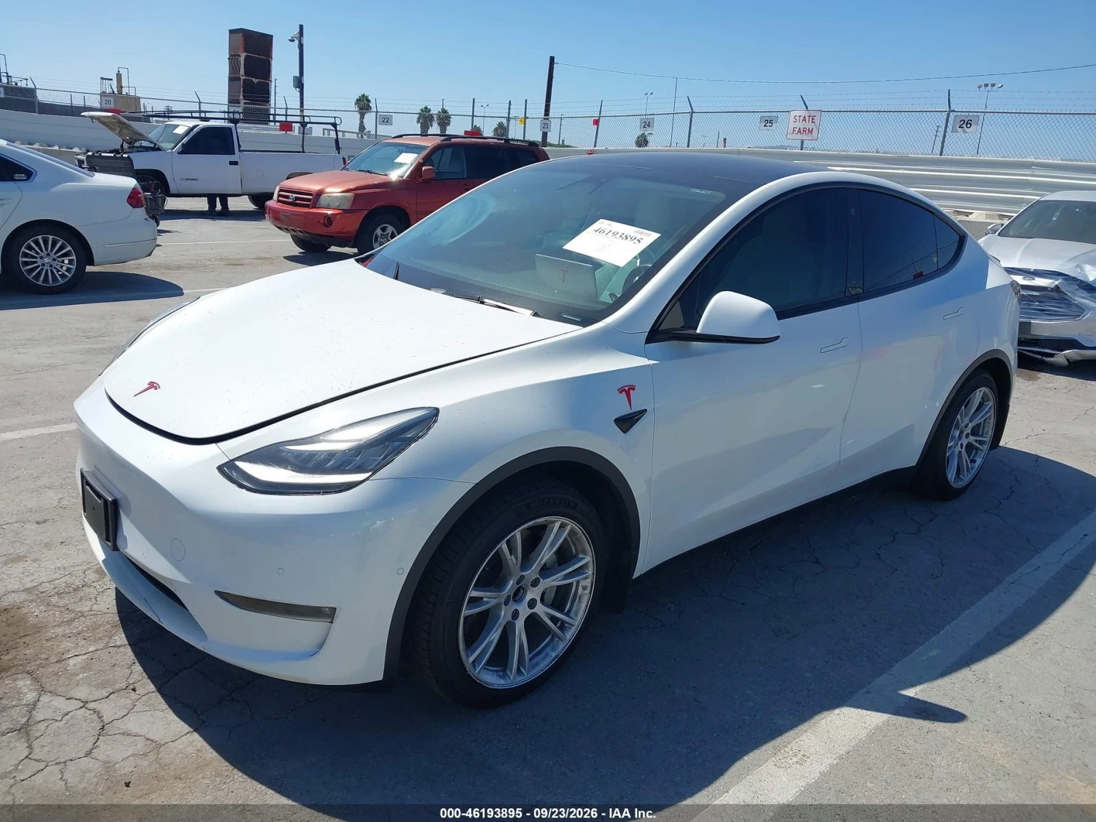 Tesla Model Y STANDARD RANGE / Carfax, снимка 2 - Автомобили и джипове - 56295792