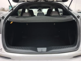 Toyota C-HR 1.8HYBRID LOUNGE FULL SERVICE IN TOYOTA NEW !!!, снимка 12