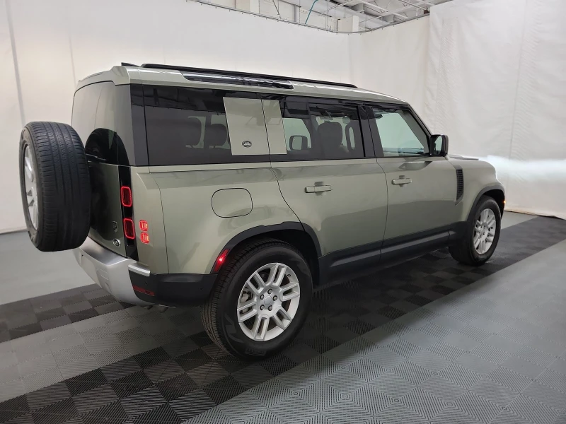 Land Rover Defender 110 SE, снимка 4 - Автомобили и джипове - 48394929