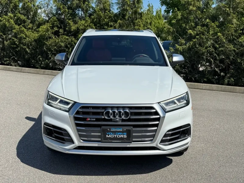 Audi SQ5 TECHNIK| 360| B&O| DISTRONIK| PANO| 8ZF| DIGITAL| , снимка 2 - Автомобили и джипове - 53201323