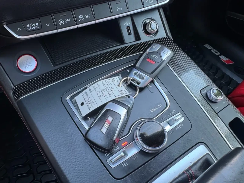 Audi SQ5 TECHNIK| 360| B&O| DISTRONIK| PANO| 8ZF| DIGITAL| , снимка 13 - Автомобили и джипове - 53201323