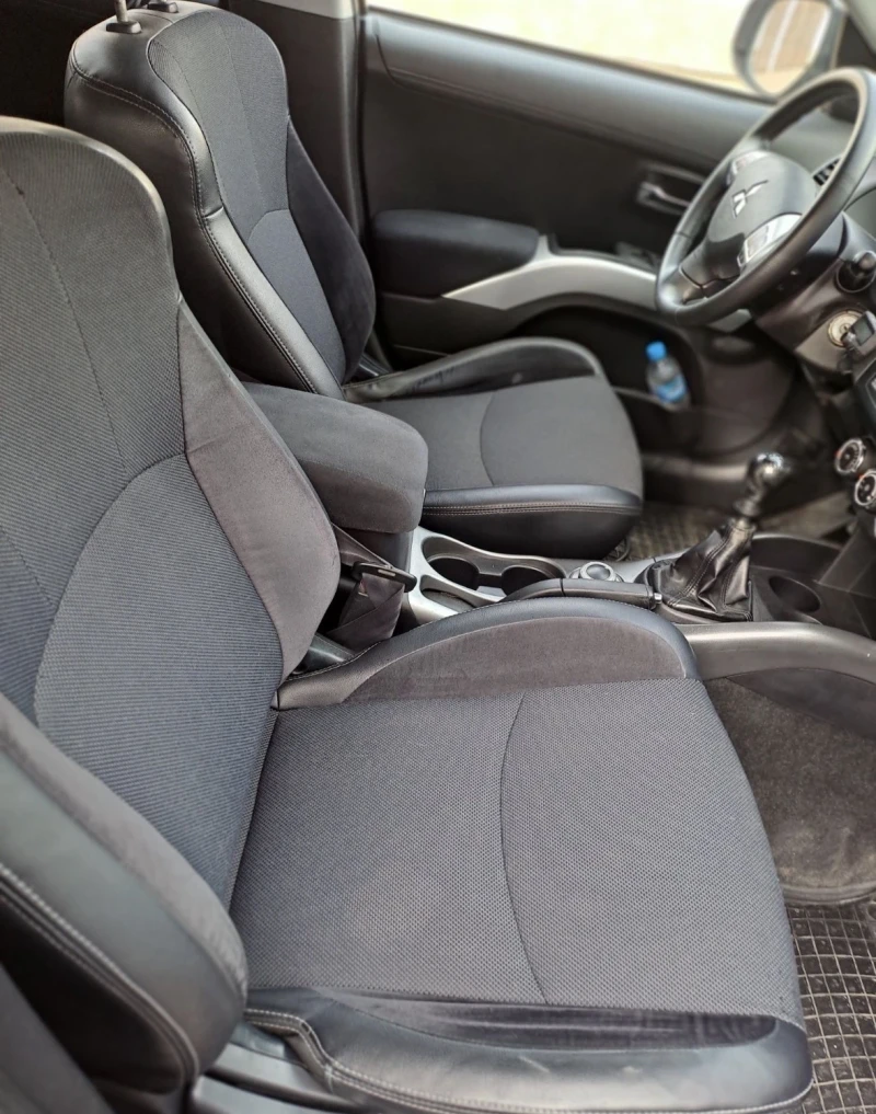 Mitsubishi Outlander, снимка 7 - Автомобили и джипове - 53264260
