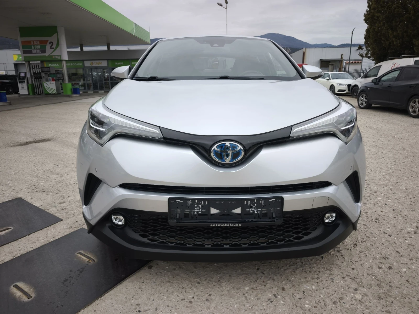 Toyota C-HR 1.8HYBRID LOUNGE FULL SERVICE IN TOYOTA NEW !!! | Mobile.bg � ����������� 2