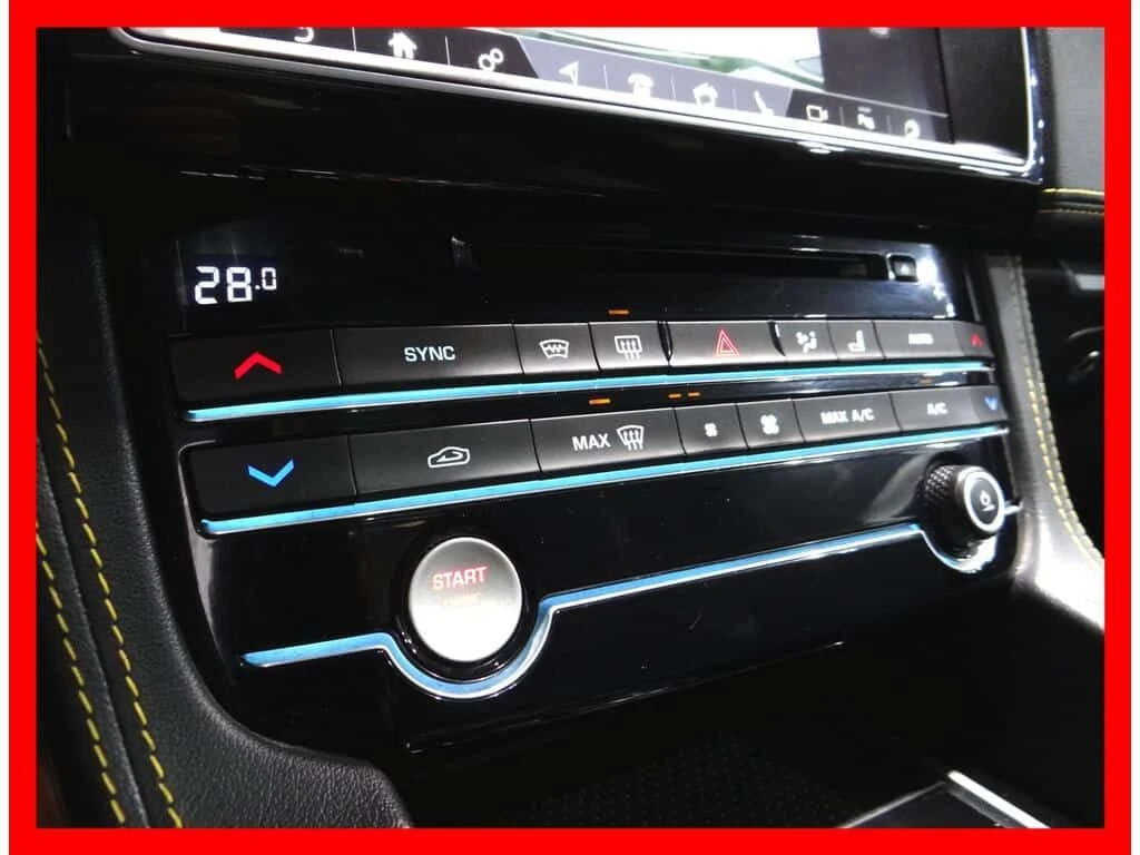 Jaguar F-PACE * AWD 300 SPORT * MERIDIAN/NAVI/BACKUP CAM/LEATHER, снимка 14 - Автомобили и джипове - 54010559