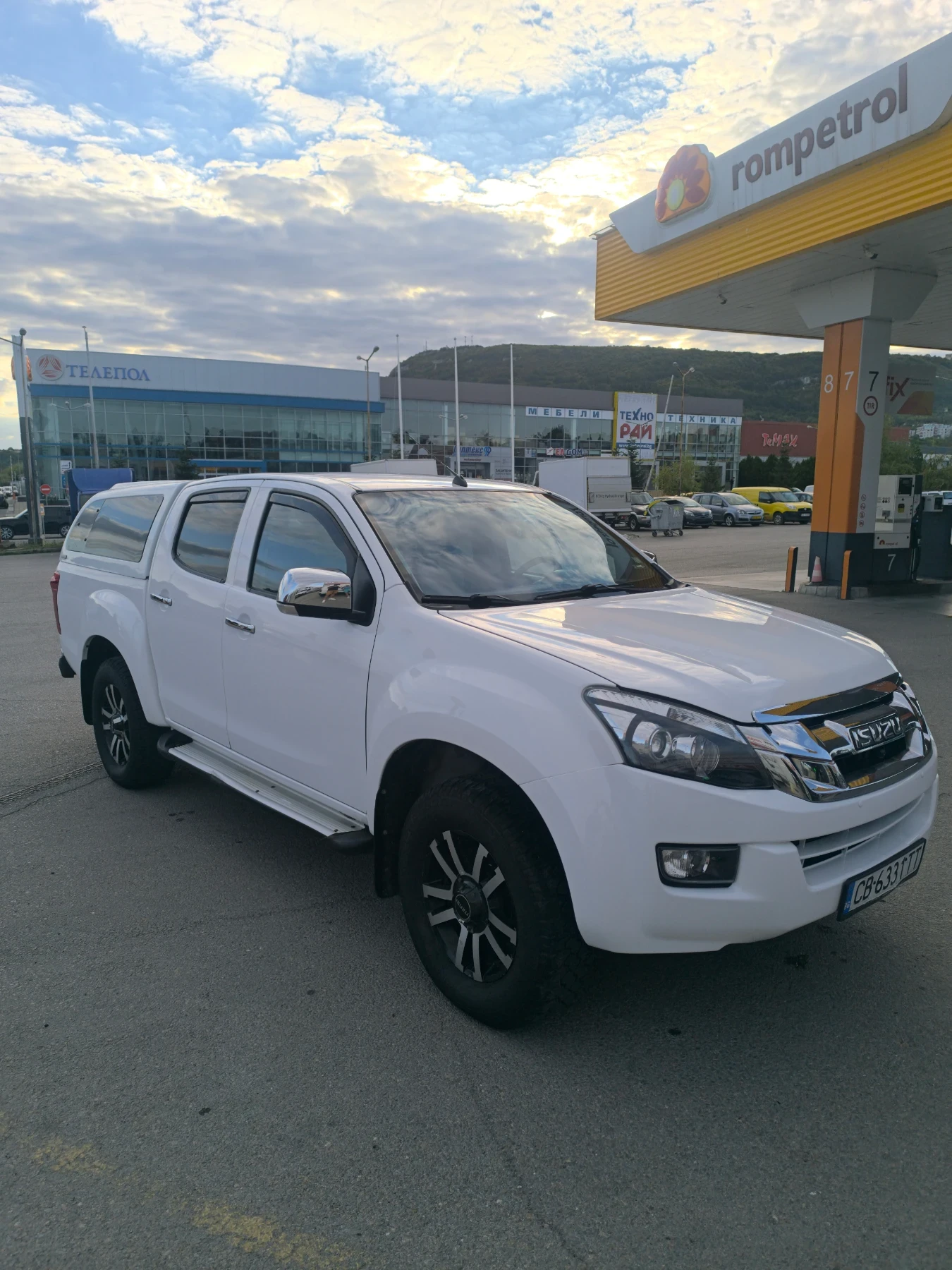 Isuzu D-max, снимка 3 - Автомобили и джипове - 54184044